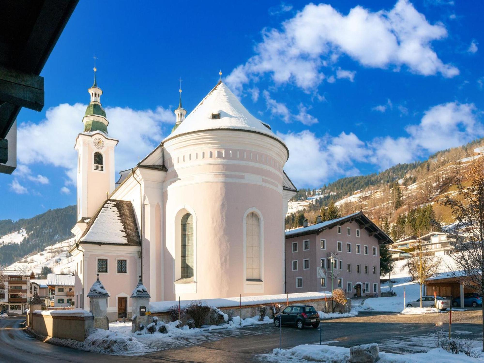 Luxury Penthouse With Balcony Ski Storage Carport Lift Lejlighed Brixen im Thale Eksteriør billede