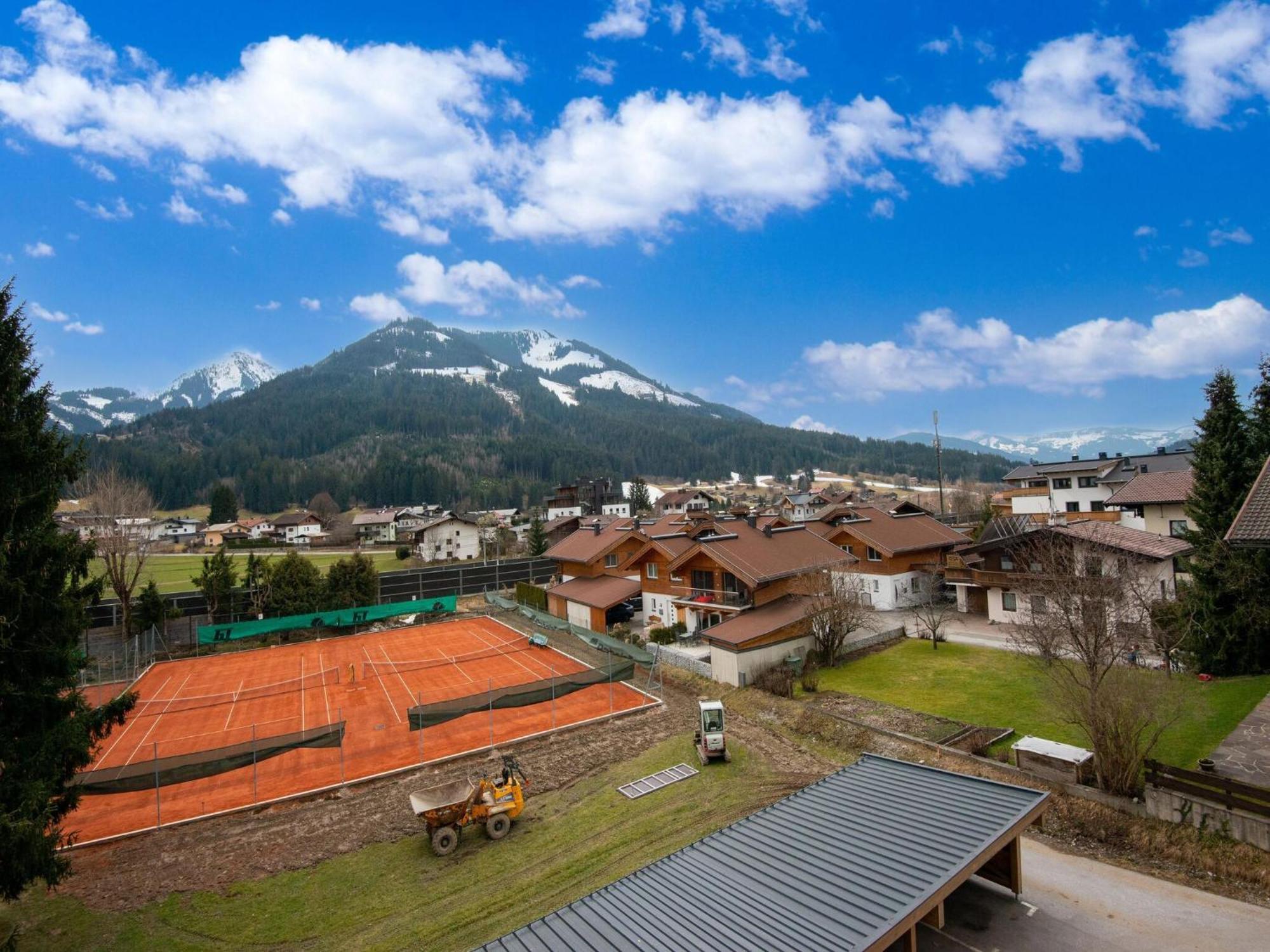 Luxury Penthouse With Balcony Ski Storage Carport Lift Lejlighed Brixen im Thale Eksteriør billede