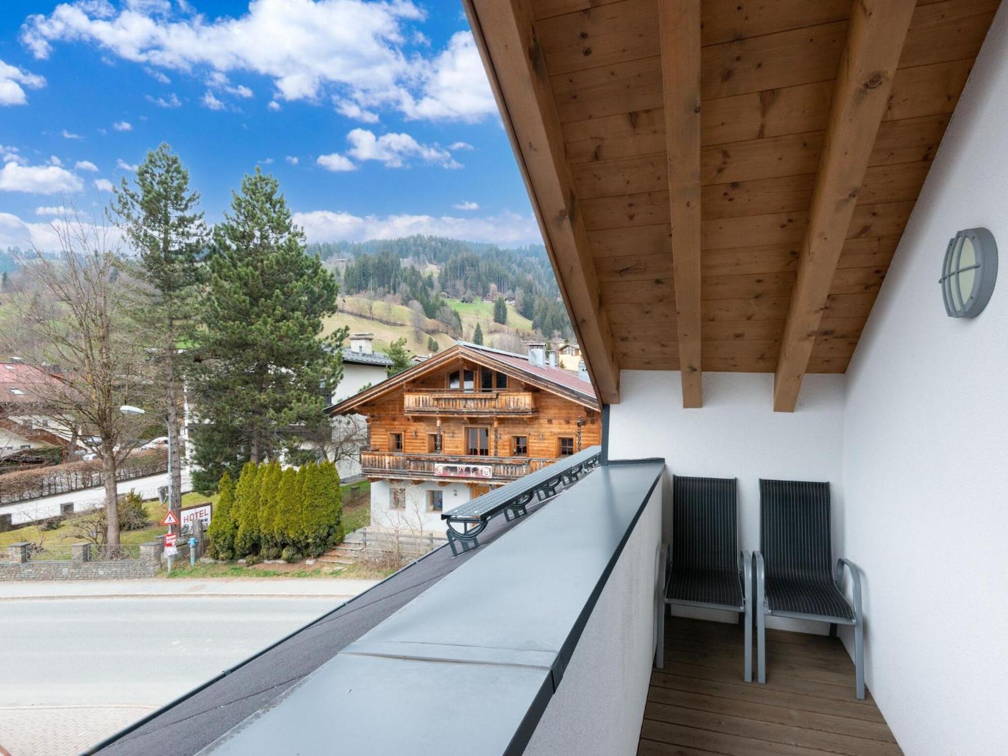 Luxury Penthouse With Balcony Ski Storage Carport Lift Lejlighed Brixen im Thale Eksteriør billede