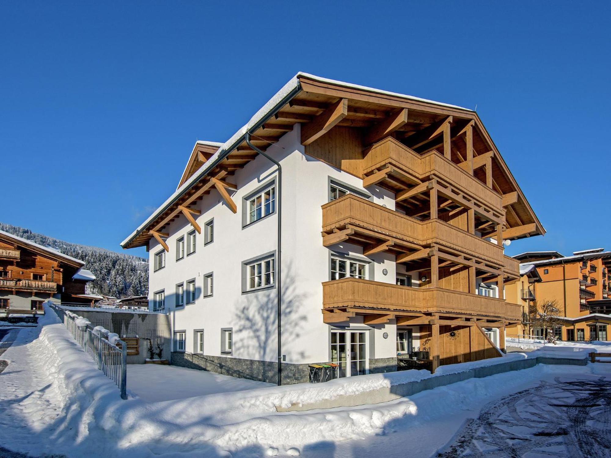 Luxury Penthouse With Balcony Ski Storage Carport Lift Lejlighed Brixen im Thale Eksteriør billede