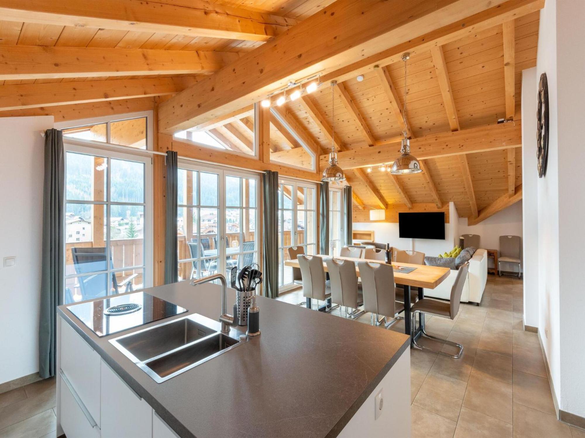 Luxury Penthouse With Balcony Ski Storage Carport Lift Lejlighed Brixen im Thale Eksteriør billede