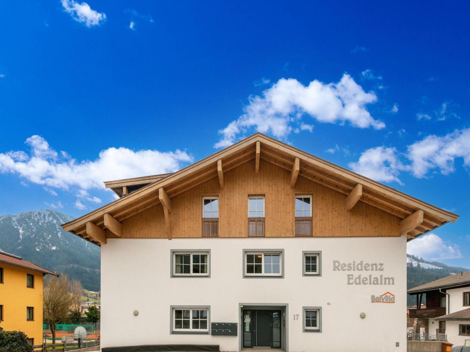 Luxury Penthouse With Balcony Ski Storage Carport Lift Lejlighed Brixen im Thale Eksteriør billede