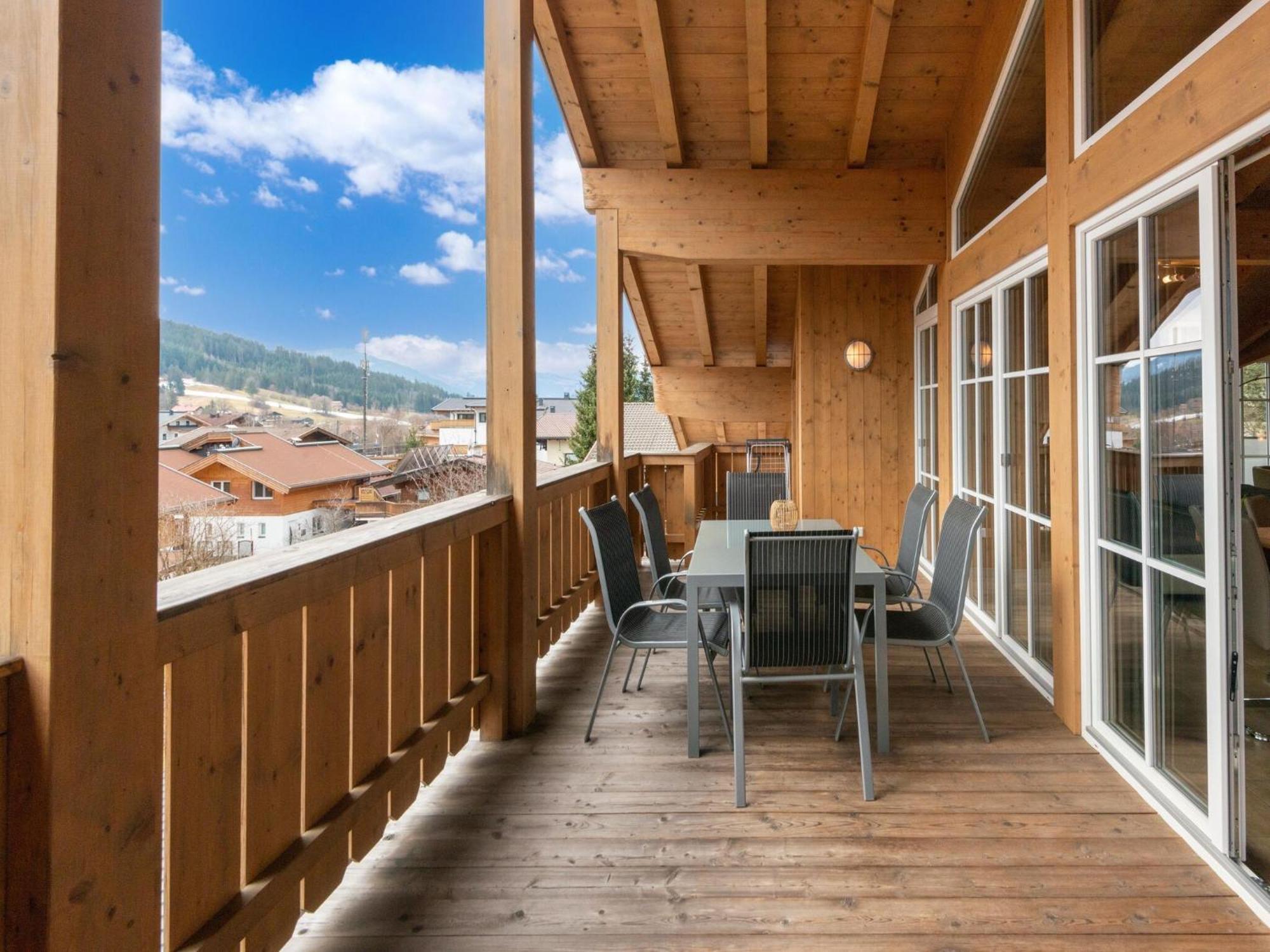 Luxury Penthouse With Balcony Ski Storage Carport Lift Lejlighed Brixen im Thale Eksteriør billede