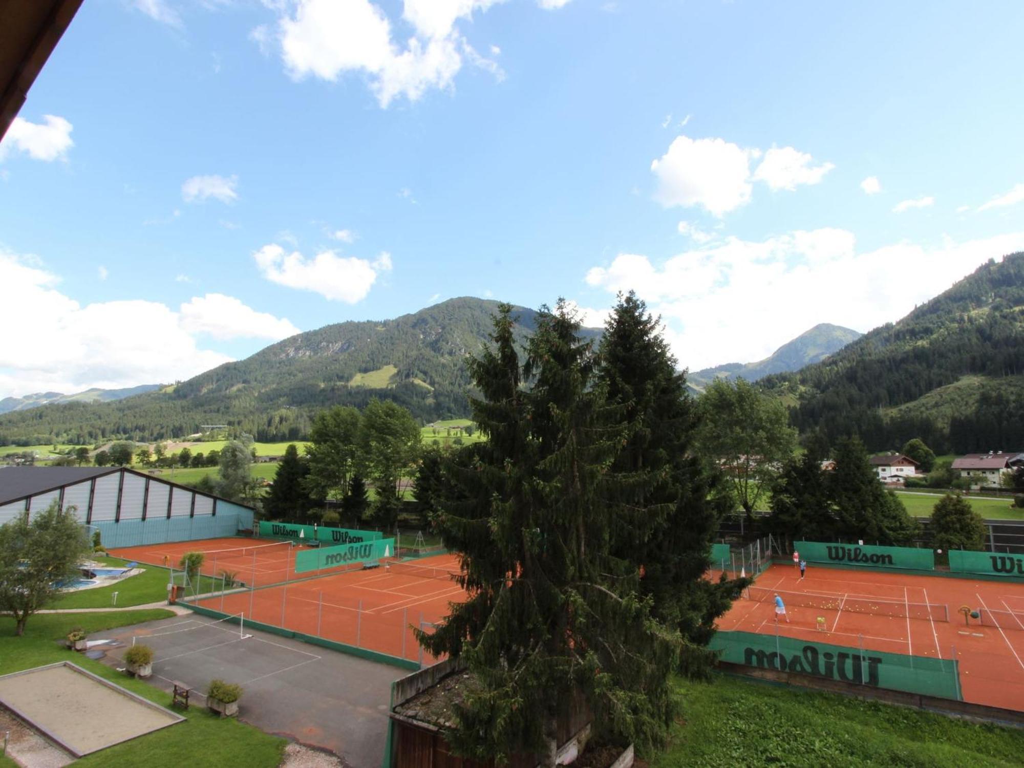 Luxury Penthouse With Balcony Ski Storage Carport Lift Lejlighed Brixen im Thale Eksteriør billede