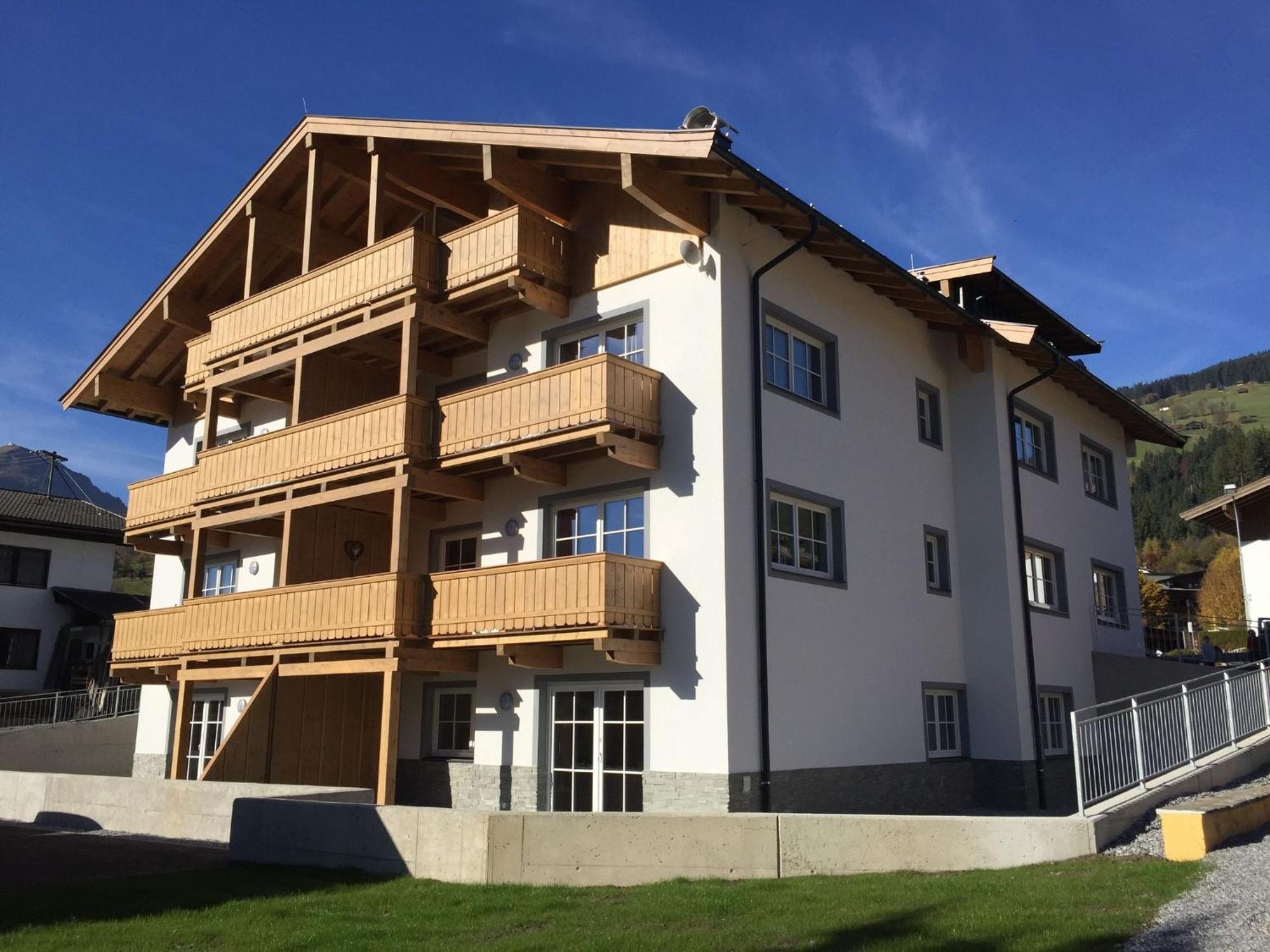 Luxury Penthouse With Balcony Ski Storage Carport Lift Lejlighed Brixen im Thale Eksteriør billede