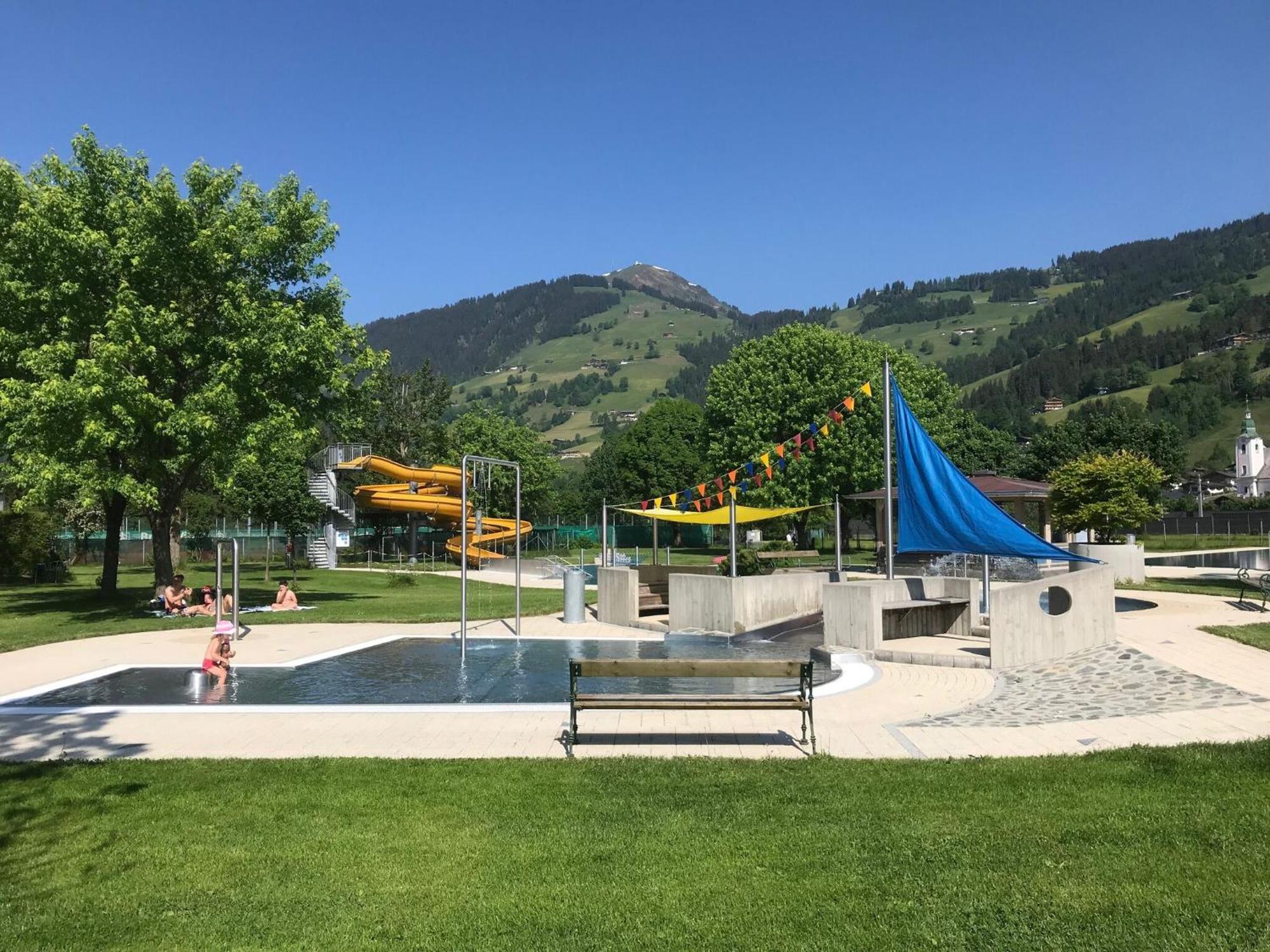 Luxury Penthouse With Balcony Ski Storage Carport Lift Lejlighed Brixen im Thale Eksteriør billede