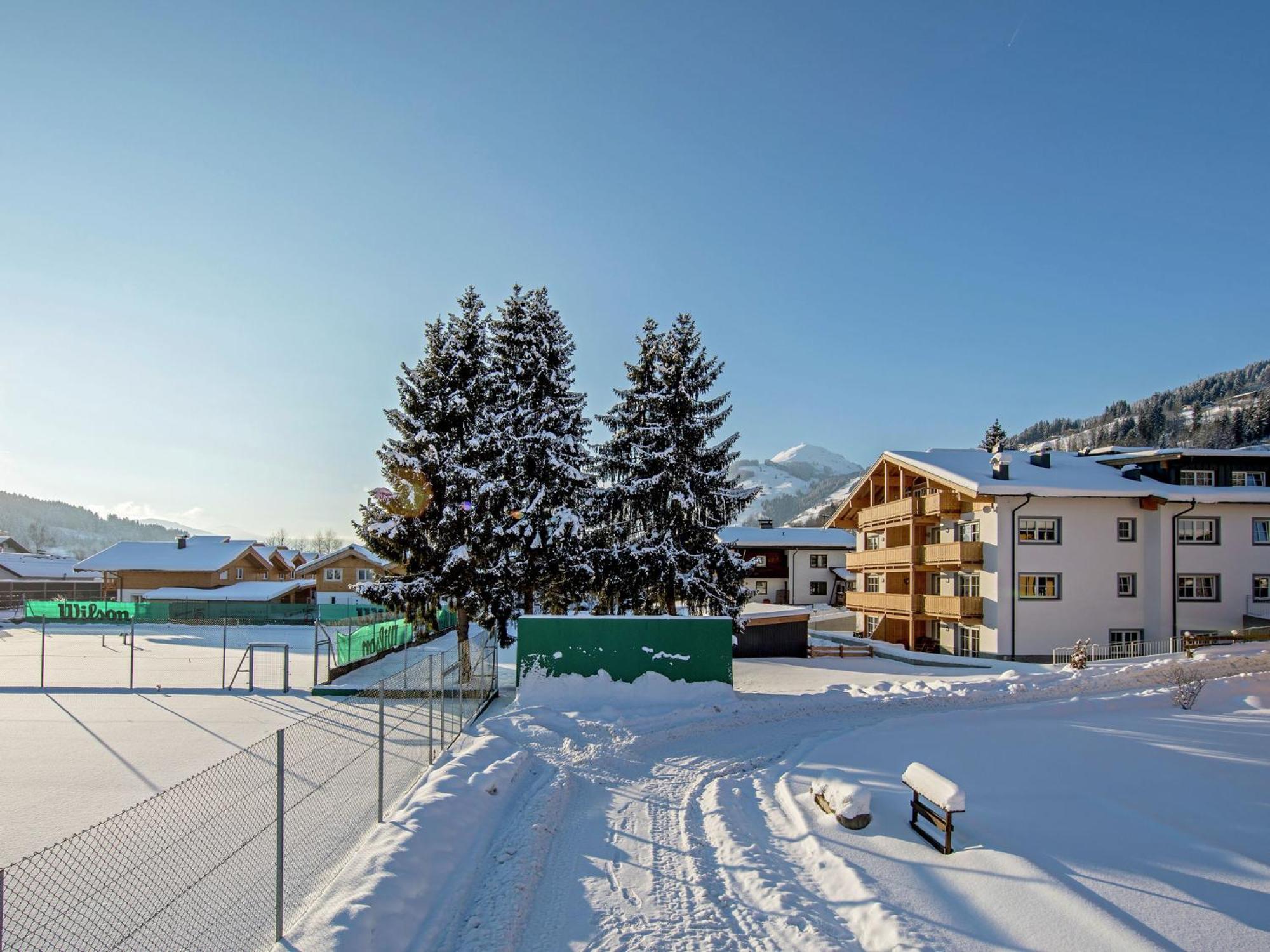 Luxury Penthouse With Balcony Ski Storage Carport Lift Lejlighed Brixen im Thale Eksteriør billede